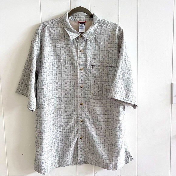 The North Face Casual Button Up Short Sleeve Shirt - Picture 1 of 13